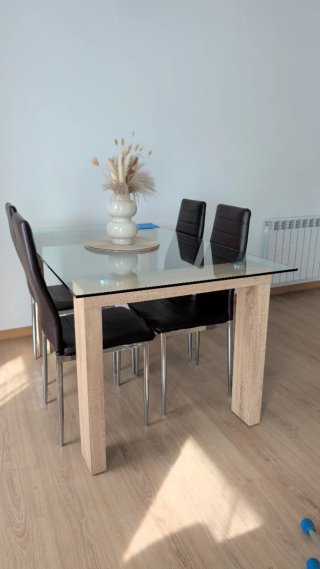 Mesa comedor cristal y 4 sillas
