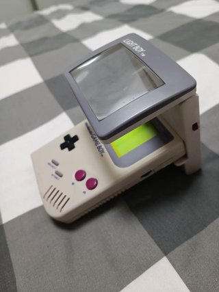 GAMEBOY CON SEIS JUEGOS Y MALETIN