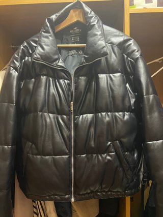 Chaqueta Hollister Negra Puffer