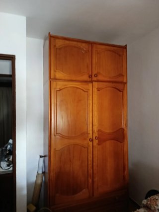 Armario ropero de madera