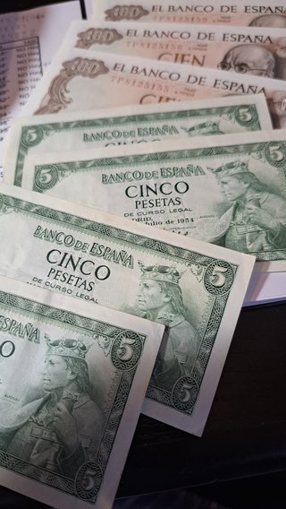 Billetes 100 y 5 Pesetas España 1970 y 1954