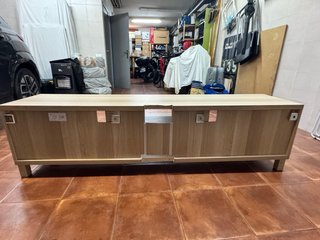 Mueble TV madera claro