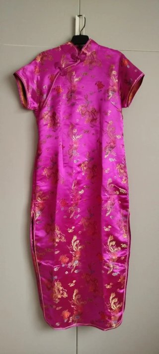 Vestido kimono rosa y dorado