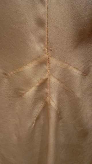 Vestido de seda antiguo.
