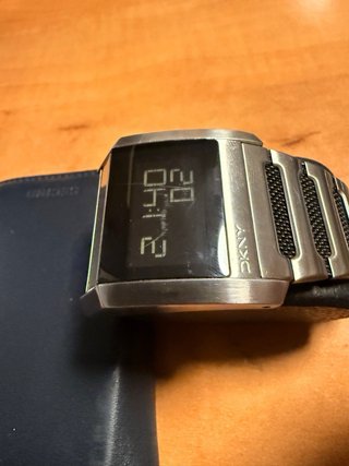 Reloj DKNY Digital Plata y Negro