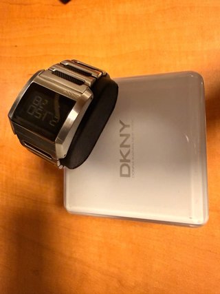 Reloj DKNY Digital Plata y Negro