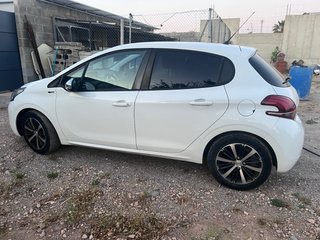 Peugeot 208 2014