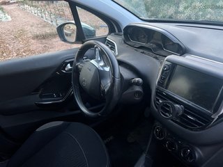 Peugeot 208 2014