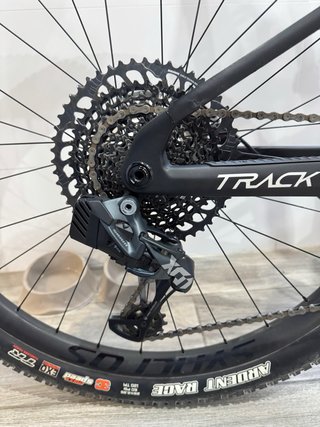 Megamo Track