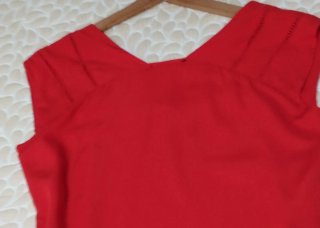 Blusa roja elegante