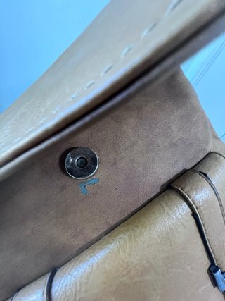Mochila de cuero marrón