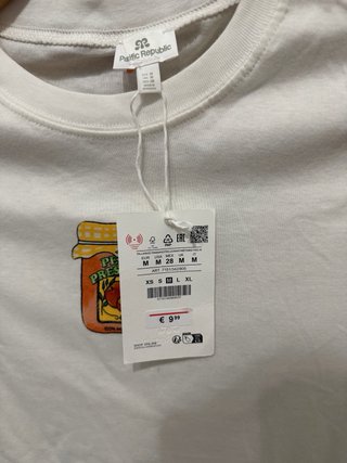 Camiseta blanca con dibujo de mermelada