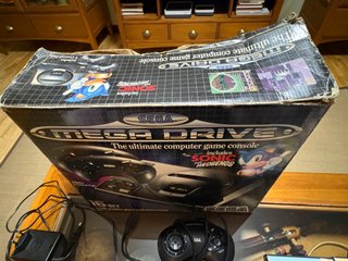 Sega Mega Drive Model 1 + 2 mandos
