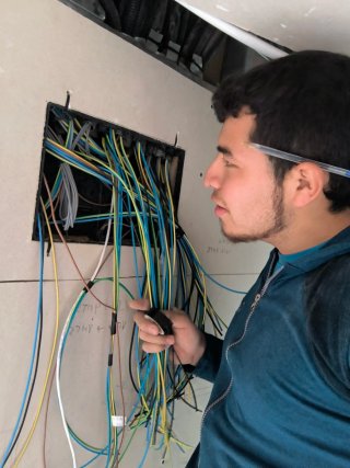 Servicios de manitas, electricista fontanero...