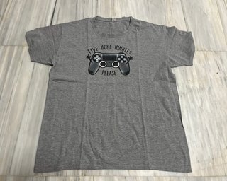 Camiseta gris gamer Five More Minutes Please