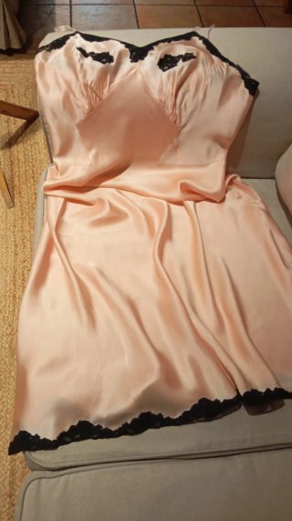 Vestido antiguo rosa empolvado.