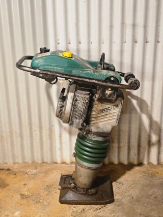 Pison Saltarin Wacker BS600