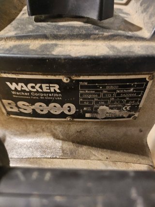Pison Saltarin Wacker BS600