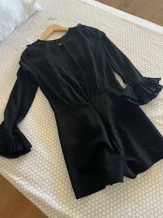 Mono negro Zara volantes