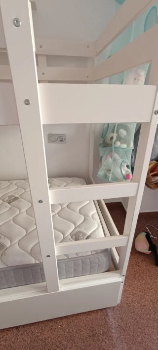 Litera Ikea MYDAL + Cajones MALM + Colchón
