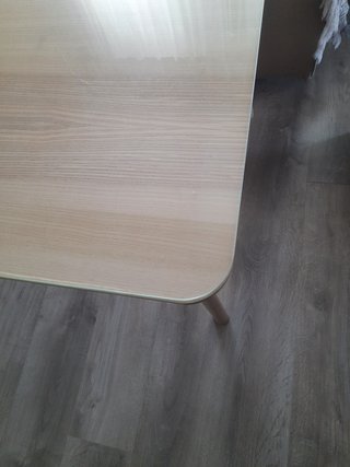 Mesa centro de madera con cristal