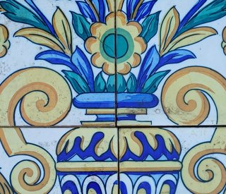 Azulejos antiguos decorativos pájaros y jarrón