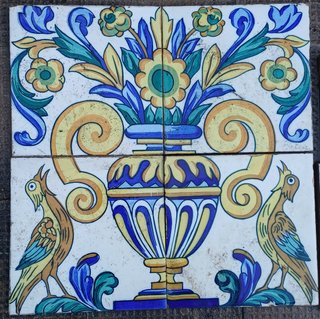 Azulejos antiguos decorativos pájaros y jarrón