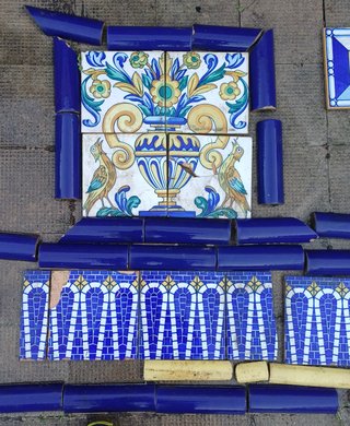 Azulejos antiguos decorativos pájaros y jarrón