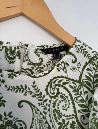 Blusa Cortefiel verde y blanca
