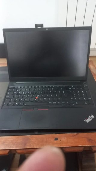 Lenovo ThinkPad Ryzen 5PRO 16RAM 256N 1GIGAVIDEO