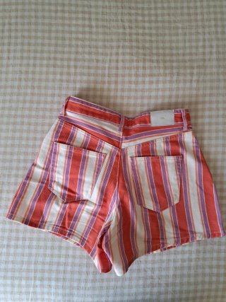 Pantalón corto viral Zara