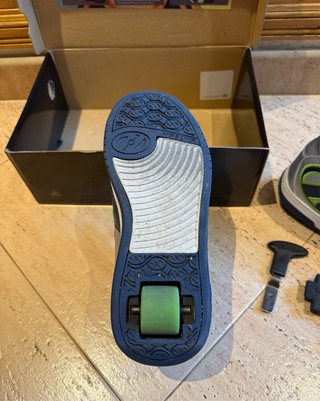 Zapatillas con ruedas Heelys azules y verdes