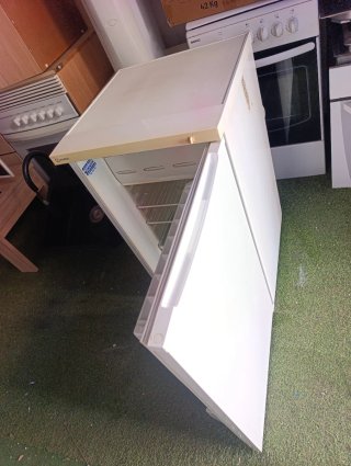 Nevera Indesit 85x50x54 cm