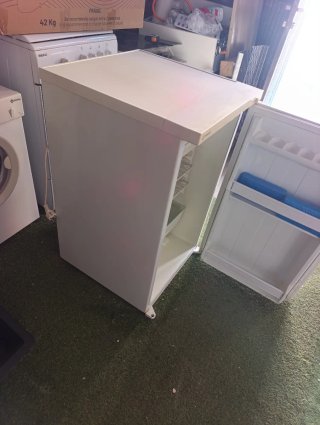 Nevera Indesit 85x50x54 cm