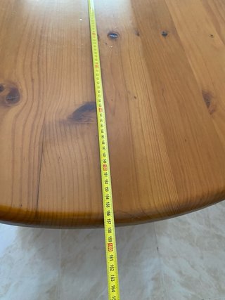 Mesa de comedor de madera
