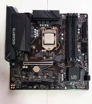 Placa Base Gigabyte Z490M + Intel Core i5 10400F