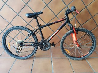 Bicicleta Rockrider 500 da 24 pollici per 8-12 anni