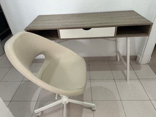 Escritorio moderno madera  silla nueva, lamparita