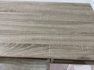 Escritorio moderno madera  silla nueva, lamparita