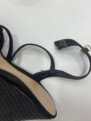 Sandalias de plataforma con tiras  Tira despegada