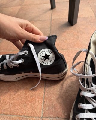 Converse nere platform