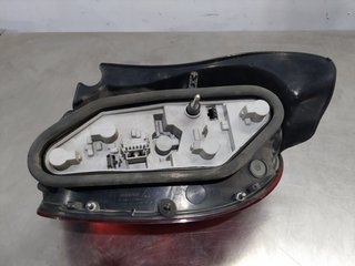 PILOTO TRASERO IZQUIERDO RENAULT GRAND MODUS 8200