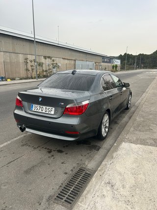 BMW 523i
