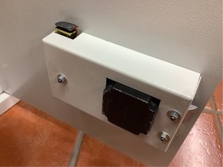 Bajo mostrador antiatraco metálico