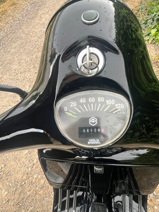 Vespa P200DS 1981 Negra - ITV Recién Pasada
