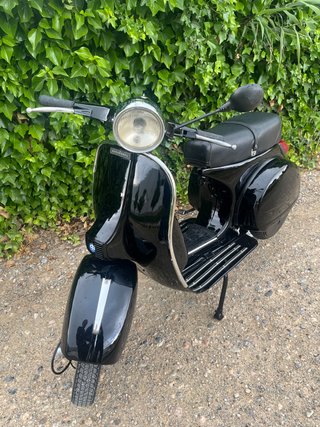 Vespa P200DS 1981 Negra - ITV Recién Pasada