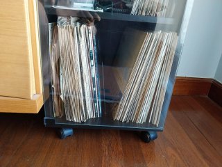 Mueble para equipo de música de cristal