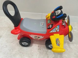 Correpasillos Avión Mickey Mouse