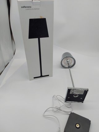 Zafferano Poldina Pro, Lámpara LED Inalámbrica Recargable, Regulador Táctil, Larga Duración con Multicargador USB (EU/UK/US) H38
