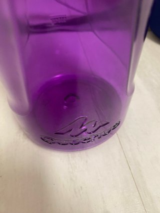 Botella Morada con Funda Isotérmica